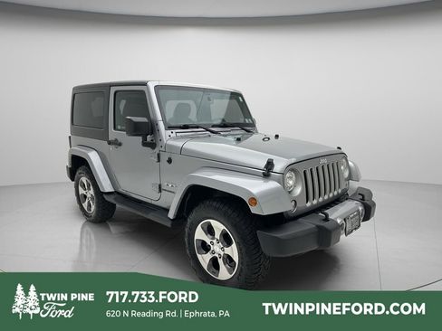 Used 2017 Jeep Wrangler Sahara w/ Connectivity Group AWD/4WD image 1