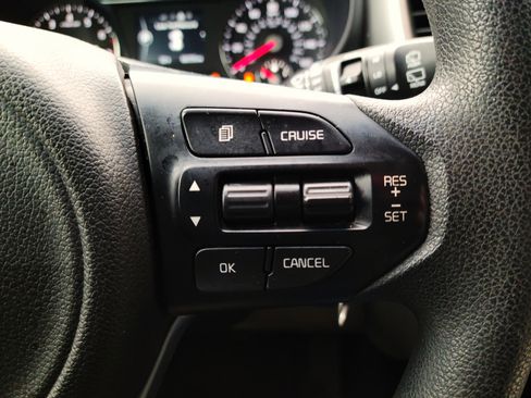 Used 2018 Kia Sorento AWD image 11