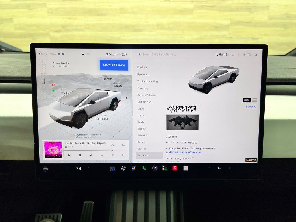 Used 2025 Tesla Cybertruck Cyberbeast AWD/4WD image 4