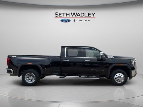 Used 2024 GMC Sierra 3500 SLT w/ SLT Premium Package image 9