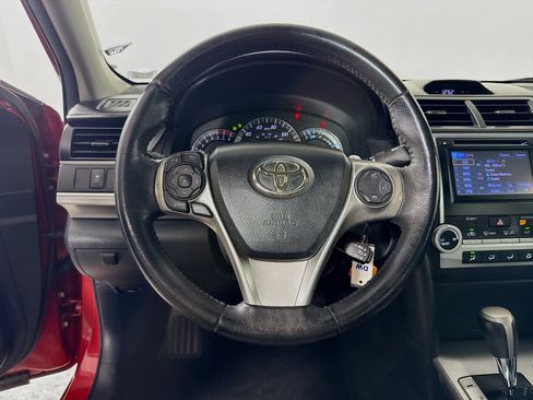 Used 2012 Toyota Camry SE FWD image 11