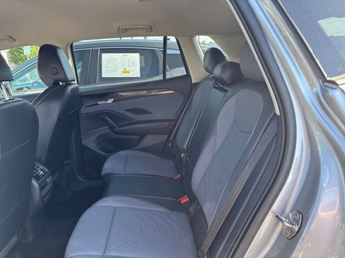 Used 2026 Volkswagen Tiguan SE AWD/4WD image 50