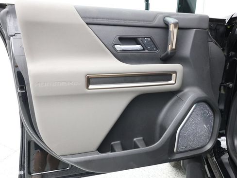 Used 2025 GMC Hummer EV 2X w/ LPO, Dark Essentials Package AWD/4WD image 8