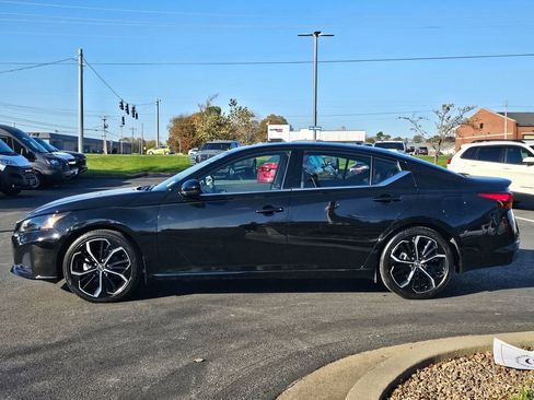 Used 2024 Nissan Altima 2.5 SR w/ SR Premium Package image 8