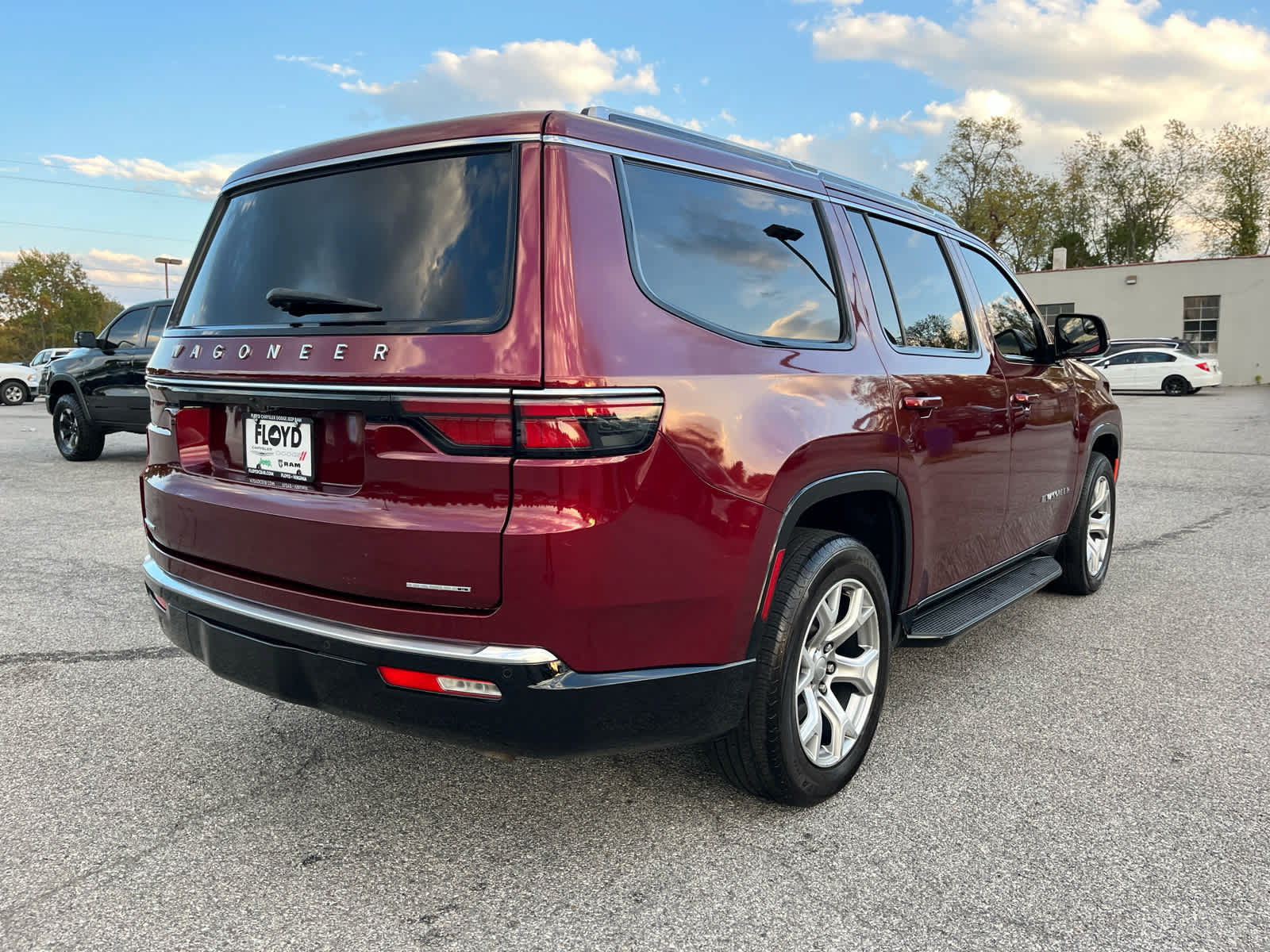 Used 2022 Jeep Wagoneer Series II AWD/4WD image 3