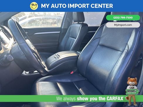 Used 2018 Toyota Highlander XLE AWD/4WD image 7