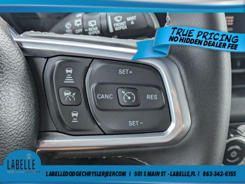 Used 2025 Jeep Wrangler Unlimited Sahara w/ Safety Group AWD/4WD image 20