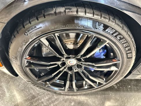 Used 2022 BMW M5 w/ Executive Package image 6