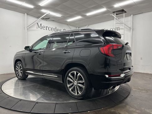 Used 2020 GMC Terrain Denali w/ Denali Premium Package FWD image 5