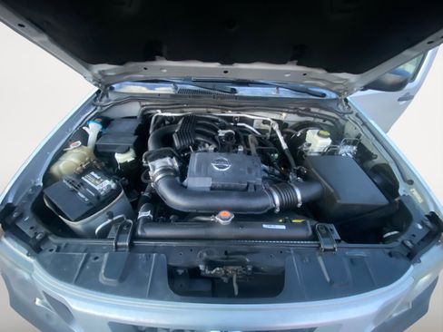 Used 2012 Nissan Xterra S image 32