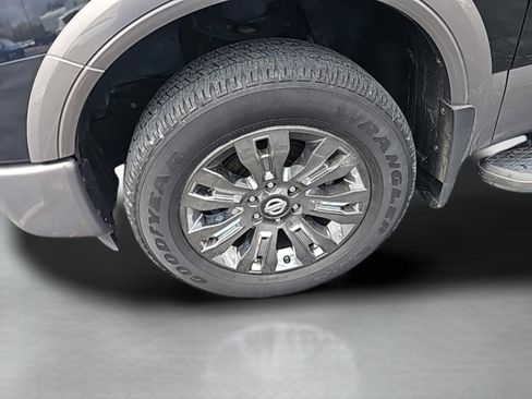 Used 2018 Nissan Titan Platinum Reserve w/ Platinum Utility Package image 13
