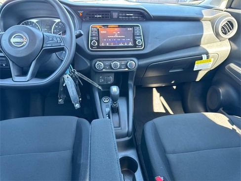 Certified 2025 Nissan Kicks Play S image 22