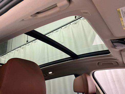 Used 2022 BMW X7 xDrive40i w/ Premium Package image 21