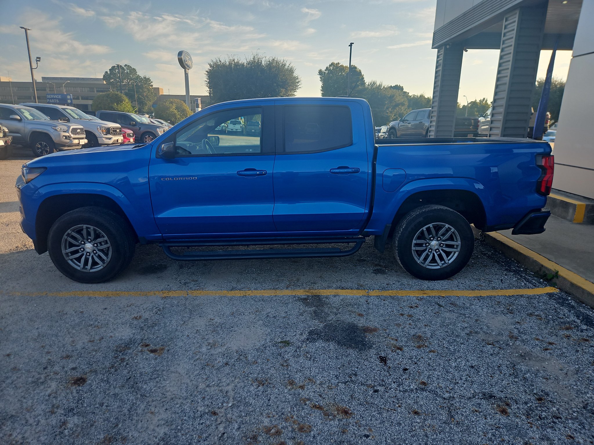 Used 2024 Chevrolet Colorado LT w/ LT Convenience Package RWD image 9