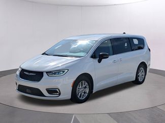 Used 2024 Chrysler Pacifica Touring-L FWD video 1