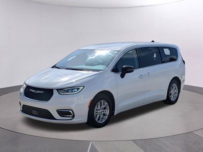 Used 2024 Chrysler Pacifica Touring-L