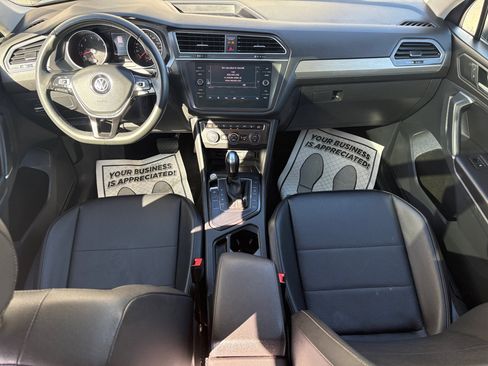 Used 2020 Volkswagen Tiguan SE R-Line image 11