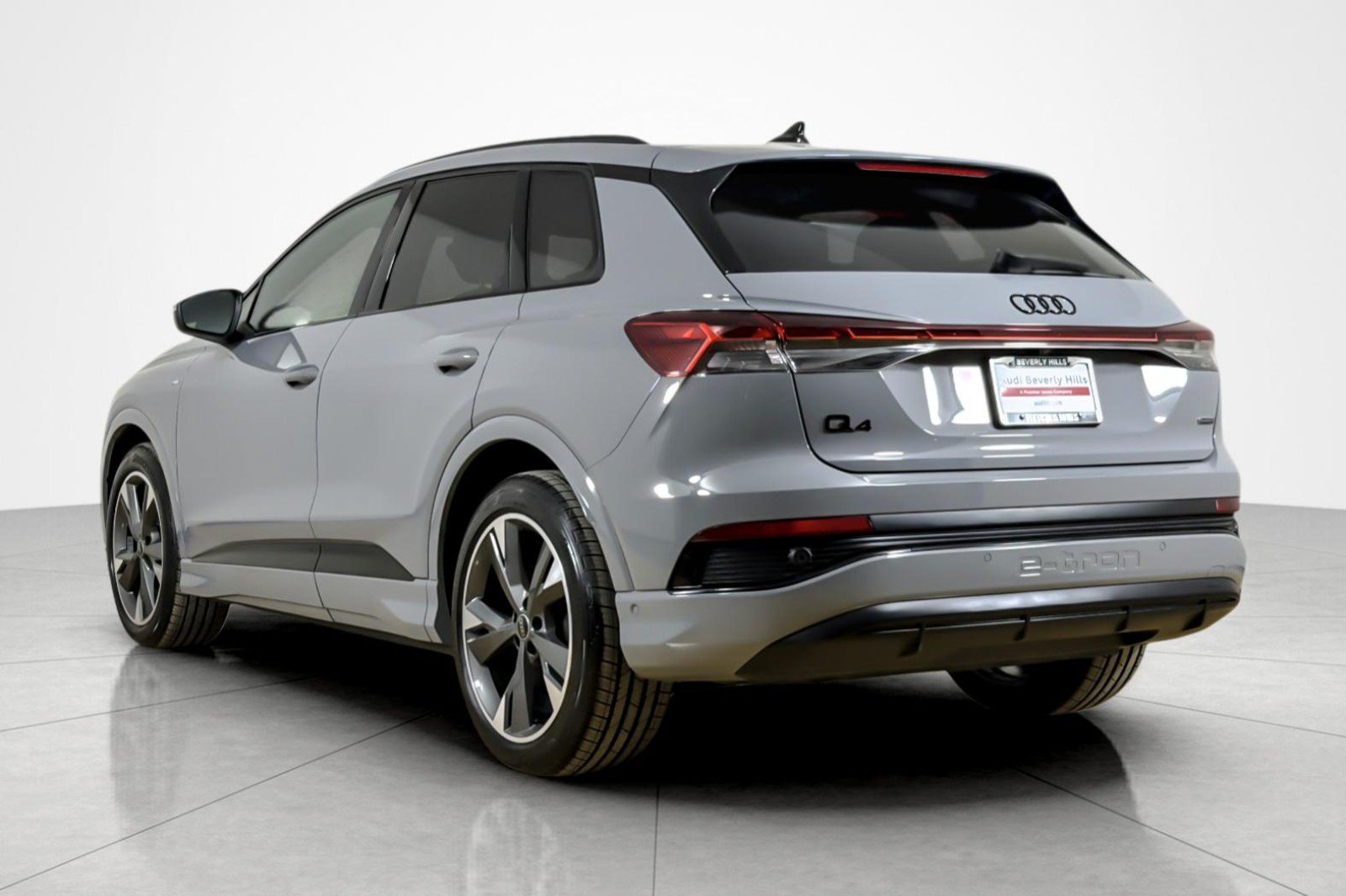 Certified 2024 Audi Q4 e-tron Premium Plus w/ Premium Plus AWD/4WD image 3