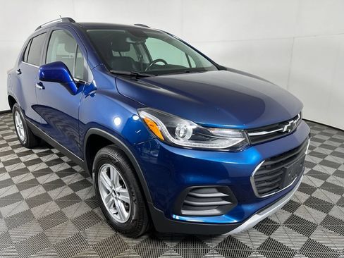 Used 2020 Chevrolet Trax LT w/ LT Convenience Package AWD/4WD image 7