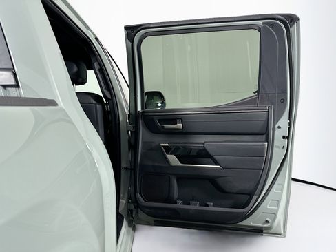 Used 2025 Toyota Tundra Limited image 29