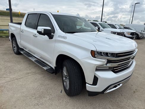 Used 2022 Chevrolet Silverado 1500 High Country w/ Safety Package II AWD/4WD image 18