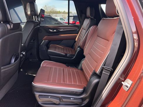 Used 2023 GMC Yukon Denali Ultimate image 23