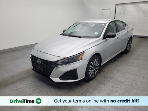 Used 2024 Nissan Altima 2.5 SV image 1