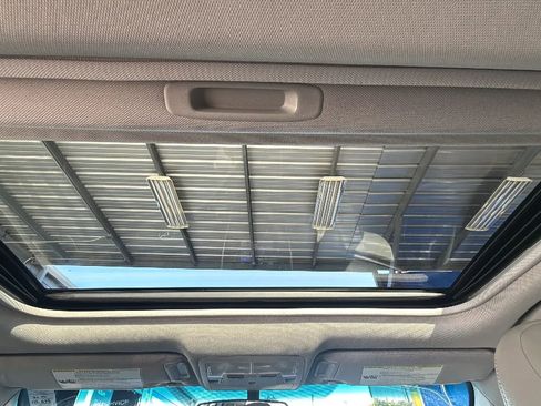 Used 2016 Toyota Camry LE image 27