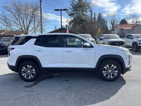New 2026 Chevrolet Equinox LT image 9