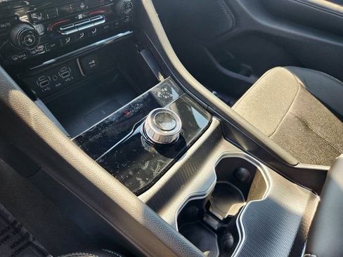 New 2025 Jeep Grand Cherokee Laredo w/ Luxury Tech Group I AWD/4WD image 16