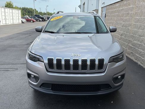 Used 2019 Jeep Cherokee Latitude w/ Cold Weather Group AWD/4WD image 39