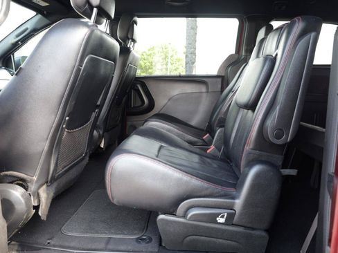 Used 2019 Dodge Grand Caravan GT FWD image 13