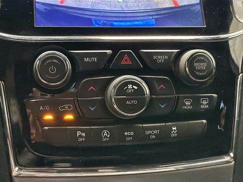 Used 2019 Jeep Grand Cherokee Laredo image 10