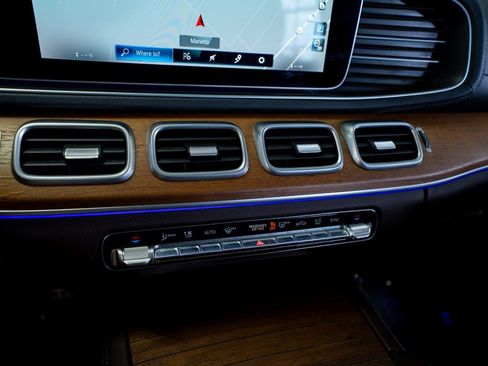 Used 2022 Mercedes-Benz GLS 450 4MATIC image 42