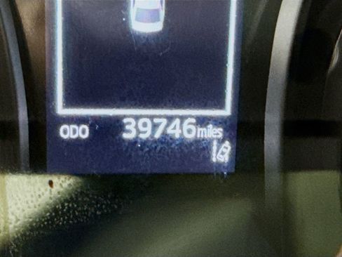 Certified 2022 Toyota Camry SE image 4