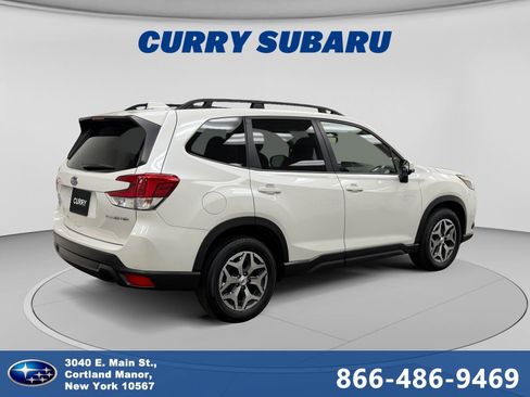 Used 2023 Subaru Forester Premium AWD/4WD image 5