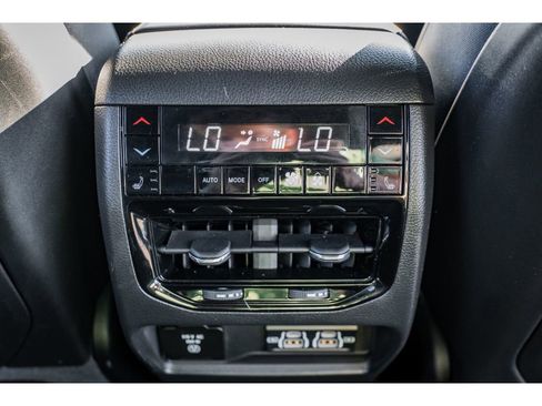 Used 2023 Jeep Grand Cherokee Overland w/ Adv Protech Group III image 29