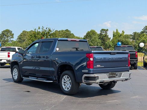Used 2021 Chevrolet Silverado 1500 LT w/ Z71 Off-Road Package AWD/4WD image 3
