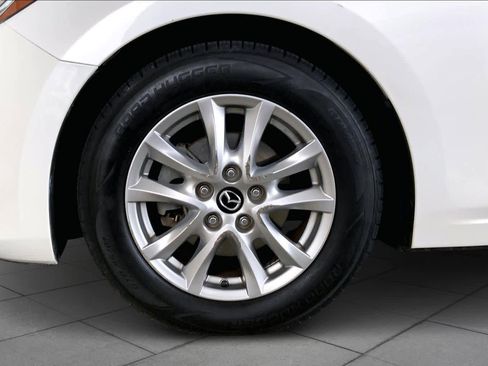 Used 2015 MAZDA MAZDA3 i Touring w/ Technology Package image 10