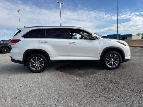 Used 2019 Toyota Highlander XLE image 8