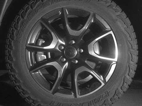 Used 2025 Jeep Compass Trailhawk AWD/4WD image 12