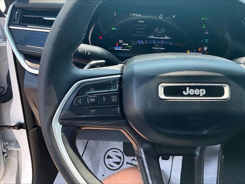 Used 2023 Jeep Grand Cherokee 4WD 4xe w/ Luxury Tech Group II image 22