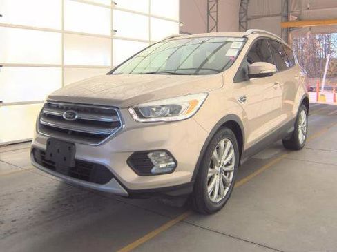 Used 2017 Ford Escape Titanium image 1