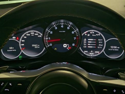 Certified 2023 Porsche Cayenne Platinum Edition image 45