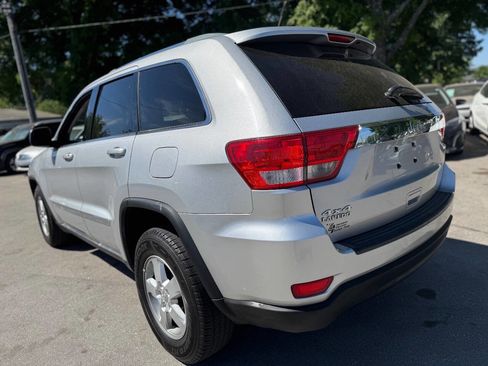 Used 2011 Jeep Grand Cherokee Laredo image 5