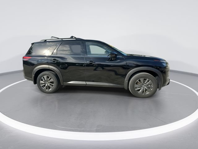 Used 2022 Nissan Pathfinder SV FWD image 2