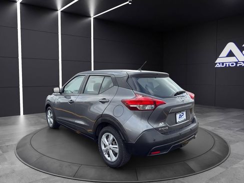 Used 2020 Nissan Kicks S image 4