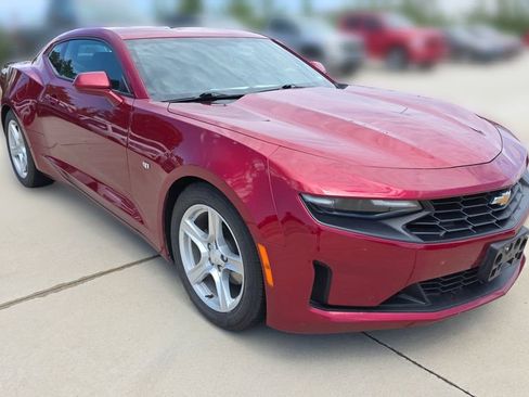 Used 2023 Chevrolet Camaro LT RWD image 7
