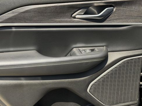 Used 2022 Jeep Grand Cherokee Limited image 10