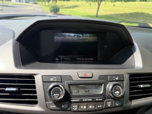 Used 2016 Honda Odyssey Touring image 5